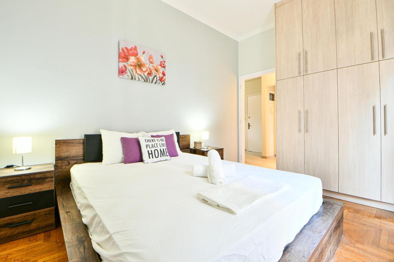 Fresh & Renovated Apartment Next To Metro Station Athén Kültér fotó