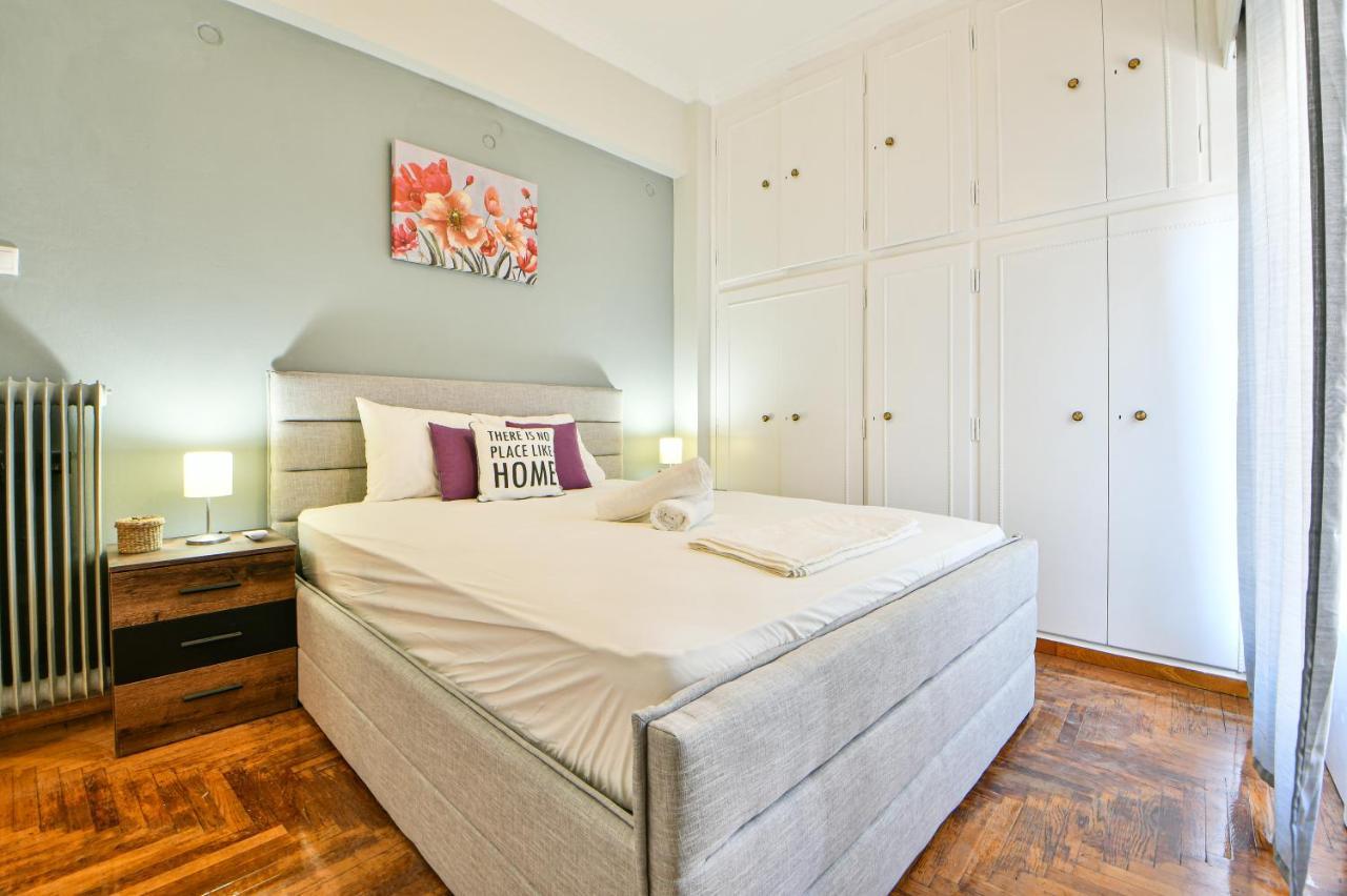 Fresh & Renovated Apartment Next To Metro Station Athén Kültér fotó